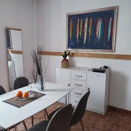 Апартаменты Apartamento Bajo Quintero Алькала